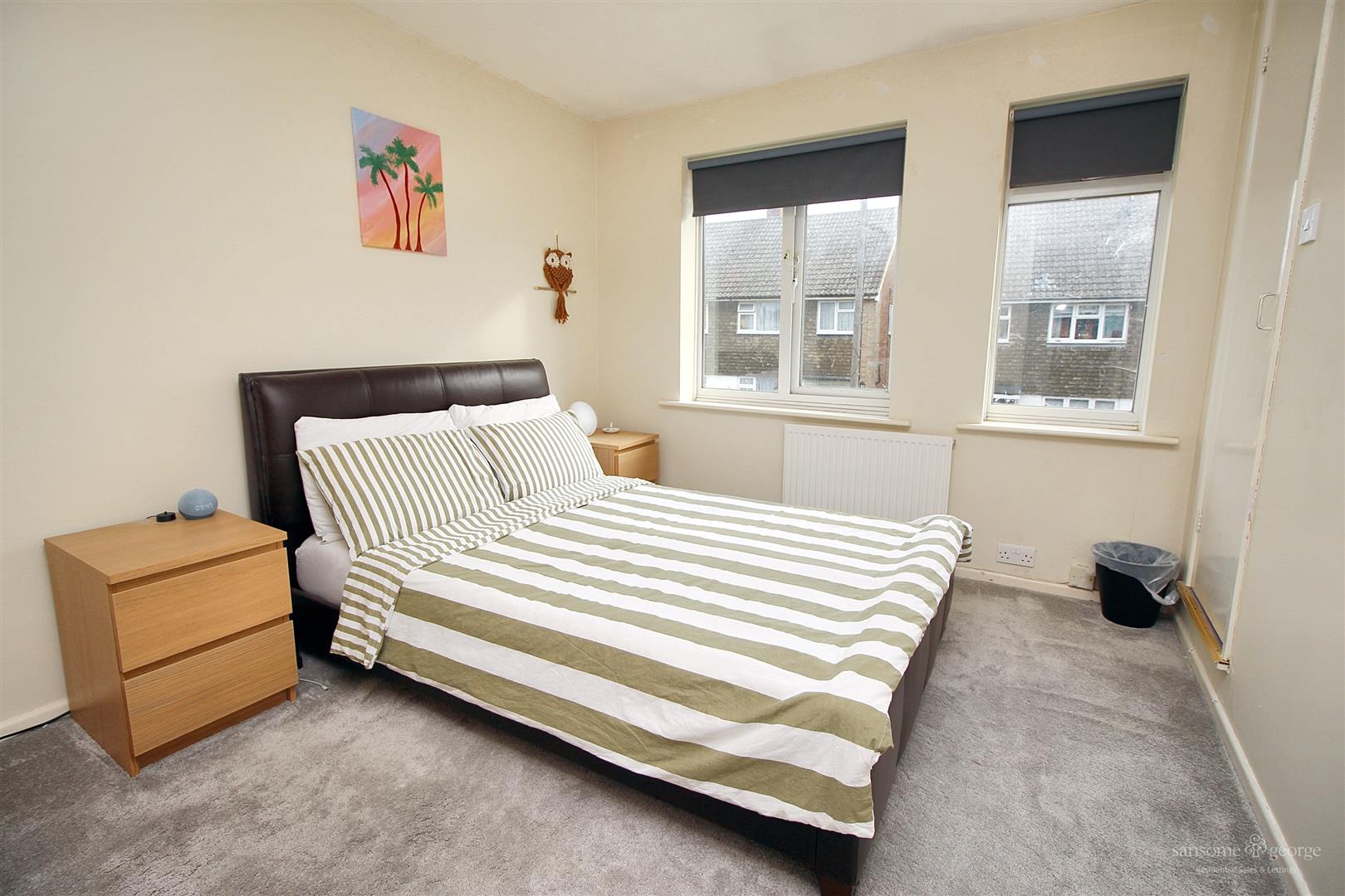 Sharnwood Drive, Calcot, Reading